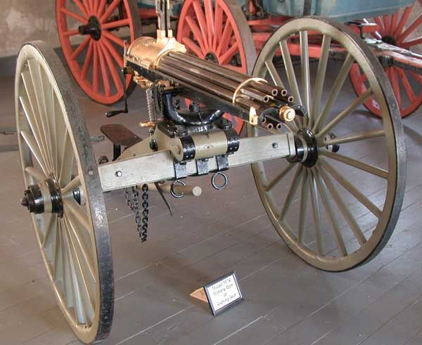 Carriage-mounted Gatliing gun
